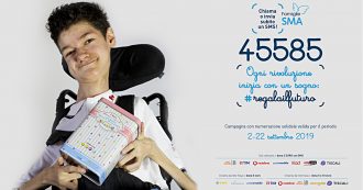 Copertina di Atrofia muscolare spinale: #regalailfuturo, ecco la campagna di Famiglie Sma per migliorare cure e ricerca