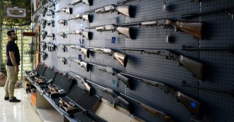 Copertina di Usa, Colt sospende la produzione di fucili AR-15 destinati a civili. Sono le armi delle stragi di massa: da Orlando a Parkland