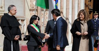 Copertina di Contro Salvini, ora si aspetta il miracolo di San Francesco