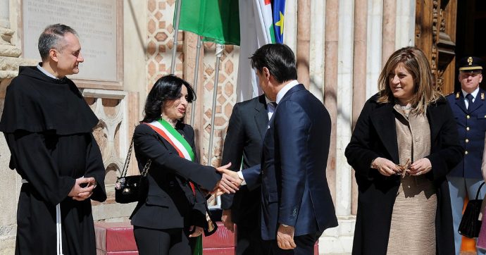 Contro Salvini, ora si aspetta il miracolo di San Francesco