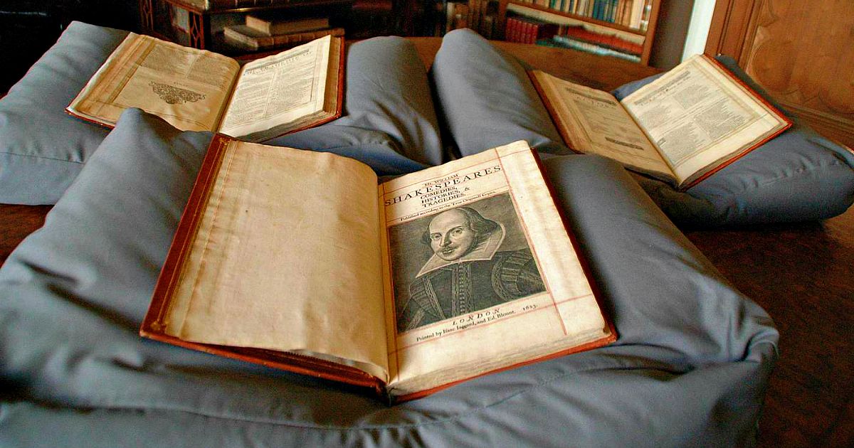 John Milton “fan” di William Shakespeare, scoperte le sue annotazioni su uno dei First Folio