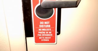 Migranti, si fanno in quattro per salvarci ma li guardiamo con ostilità. Eppure hanno un manto dorato