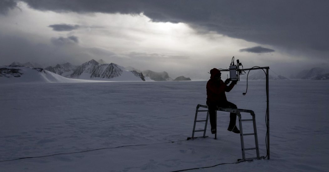 Si è chiuso il buco dell’ozono sopra l’Antartide: “Era il più grande e profondo degli ultimi quarant’anni”