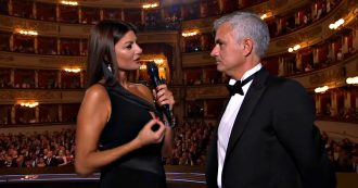 Copertina di Fifa football awards, la domanda di Ilaria D’Amico fa innervosire José Mourinho: l’ex ct se ne va all’improvviso. Gelo sul palco