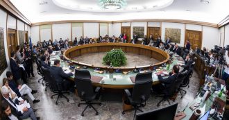 Copertina di Le correnti travolte dallo scandalo provano a risorgere