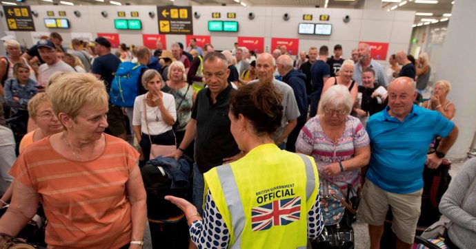 Thomas Cook non vola più. È la Dunkerque dei turisti