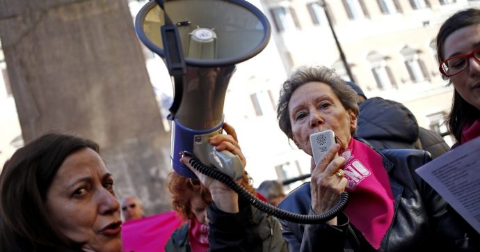 La Spagna in piazza contro la violenza di genere. Ora l’ultradestra di Vox non avrà vita facile