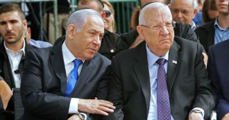 Copertina di Israele, il presidente Rivlin affida a Benyamin Netanyahu la formazione del nuovo governo. Benny Gantz: “Mai con premier incriminato”