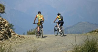 Copertina di Brescia, 3.500 chilometri di ciclabile per fare rinascere le “valli resilienti”. “Così valorizziamo patrimonio ed economia locale”
