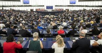 Recovery fund, il Parlamento Ue chiede al Consiglio più risorse: stop ai negoziati. La Germania: ‘Da loro ostruzionismo deplorevole’