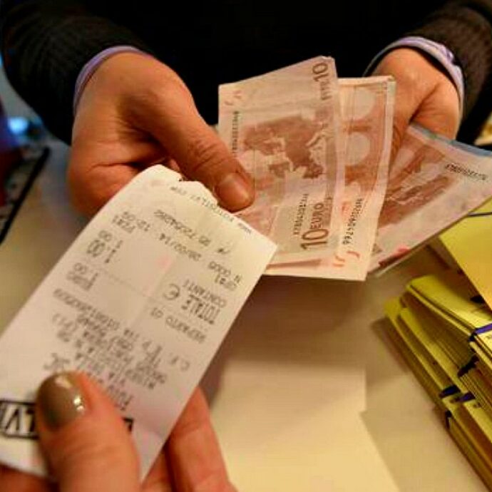 “Sono stata umiliata a un appuntamento al buio. Ho dovuto pagare io il conto perché il ragazzo è scomparso con una scusa”: lo sfogo su Reddit