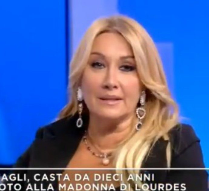 Simona Tagli rivela: “Ho fatto un voto di castità alla Madonna di Lourdes, sono 10 anni che non faccio sesso”