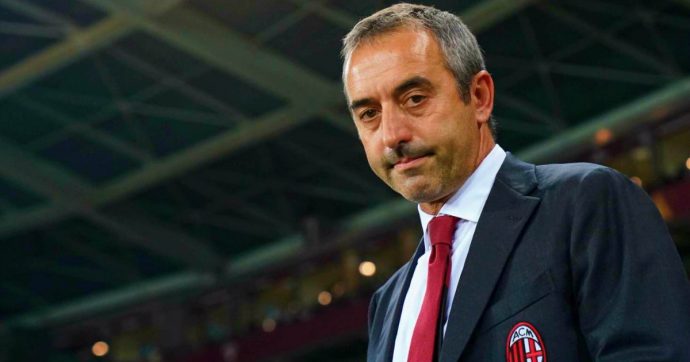 Milan, il ko contro il Torino non fa traballare Giampaolo: la società gli conferma la fiducia. E domenica arriva la Fiorentina dell’ex Montella