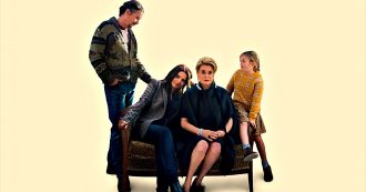 Copertina di Le Verità, dal Festival di Venezia alle sale: fuori dal Giappone Kore-eda non perde il tocco magico