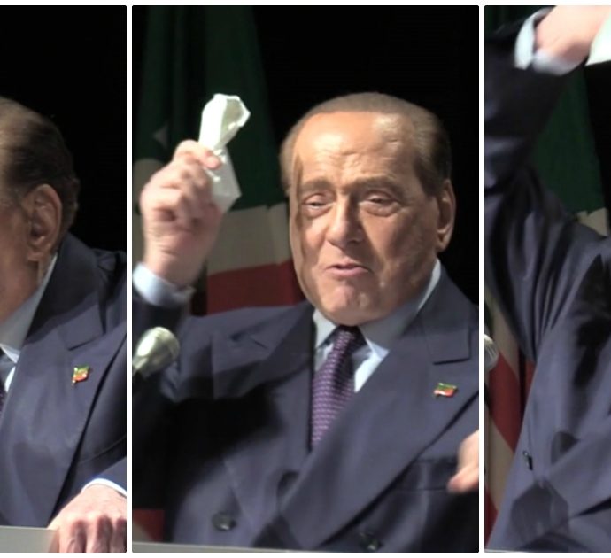 Berlusconi e la barzelletta su night club, tassisti ed escort: “È fondamentale saperla”