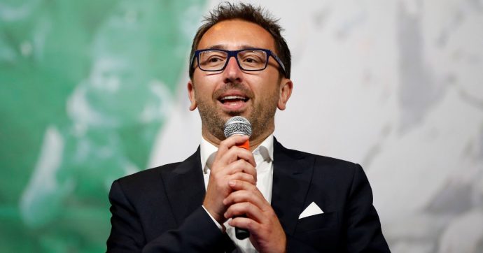 Riforma giustizia, ministro Bonafede: “Prescrizione: niente melina. Disposto a incontrare Renzi”
