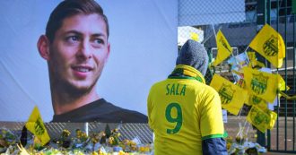 Copertina di Emiliano Sala, Fifa obbliga il Cardiff a pagare 6 milioni di euro al Nantes per l’acquisto del calciatore morto nell’incidente aereo
