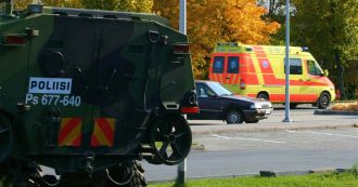 Copertina di Finlandia, un morto e almeno 10 feriti in un centro commerciale a Kuopio. Polizia ferma un sospetto armato di spada
