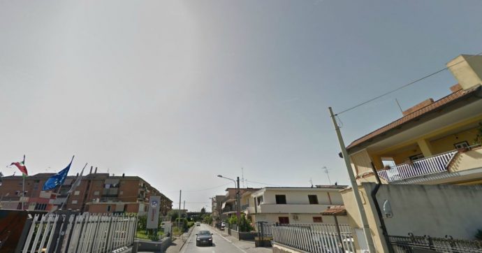Napoli, due persone trovate morte in casa a Castello di Cisterna. Ipotesi omicidio-suicidio
