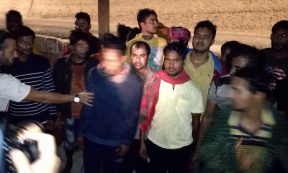 Copertina di Lampedusa, sbarco nella notte. “Io, riportato indietro 3 volte dalla mafia”: così i migranti in Libia chiamano la guardia costiera di Tripoli