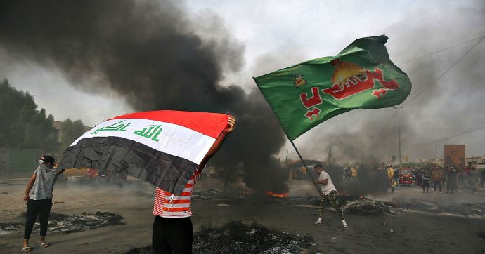 Iraq, proteste contro carovita e disoccupazione a Baghdad e nel centro-sud: 25 morti, tra cui un bambino. Esplosione nella Green Zone