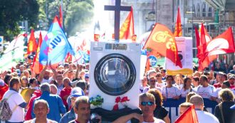 Copertina di Whirlpool, sciopero per la cessione del sito di Napoli: si fermano tutti gli stabilimenti italiani. A Roma manifestano oltre 1000 operai