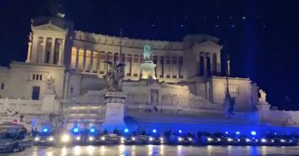 Copertina di Agenti uccisi a Trieste, l’omaggio delle volanti. A sirene spiegate davanti all’Altare della Patria