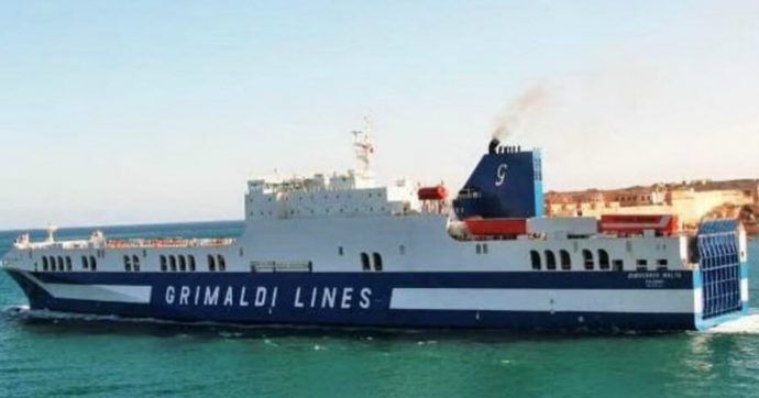 Porto Torres, incidente su nave cargo della Grimaldi: morto un operaio di 24 anni, un altro ferito