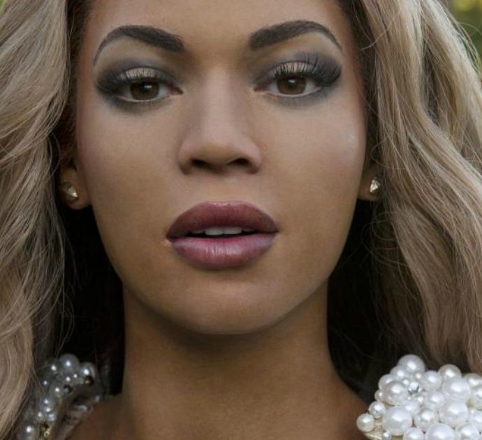 Beyoncé, il padre rivela: “Ho un tumore al seno”. È uno dei pochi uomini vittima di questa malattia