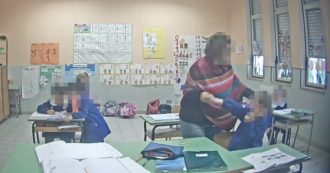 Copertina di Reggio Calabria, bambini percossi e insultati dalla maestra: “Stupidi e maiali”. L’insegnante sospesa per un anno