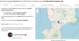 Copertina di Catanzaro, due scosse di terremoto. La prima di magnitudo 4.0: evacuate le scuole. Non ci sono feriti né danni
