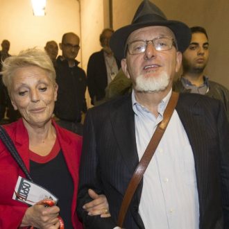Copertina di Dagostino condannato per fatture false. Le stesse emesse dai Renzi, che però sono stati assolti