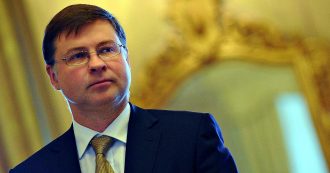 Manovra, vicepresidente della Commissione Ue Dombrovskis avverte l’Italia: “Chiederemo ulteriori chiarificazioni su Legge di Bilancio”