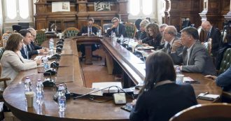 Copertina di Gli aumenti agli statali per ricucire coi sindacati