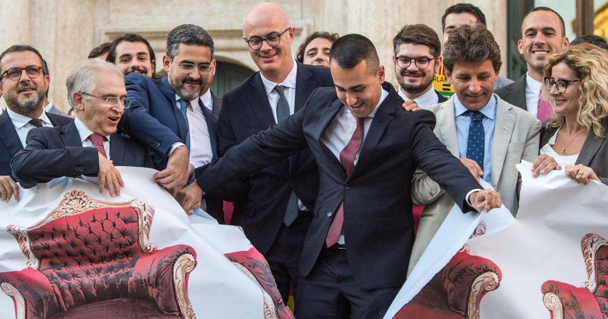 Risultati immagini per troppi parlamentari in italia
