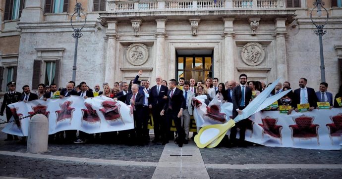 Il taglio dei parlamentari è legge: 553 sì e solo 14 no