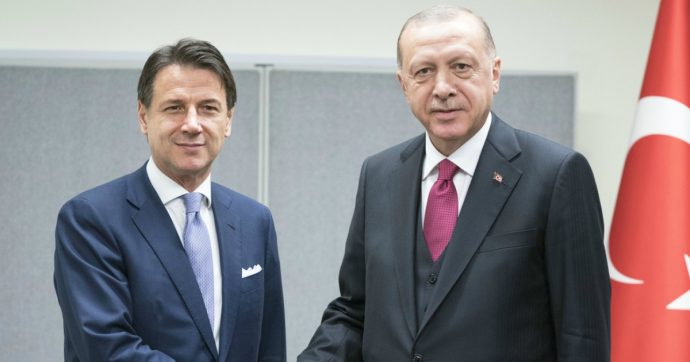 La Turchia bombarda i curdi? Interrompiamo ogni rapporto con Erdogan