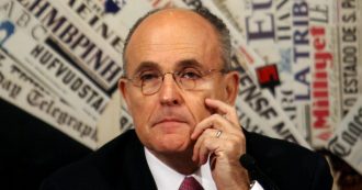 Ucraina, arrestati 2 uomini di Giuliani a Kiev: “Violate norme sul finanziamento elettorale”