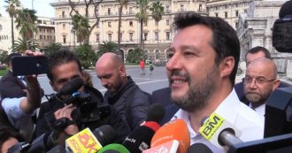 Copertina di Roma, Salvini: “Città è una schifezza. Mi scuso per aver invitato a votare la Raggi”. Poi su Lapo: “Ha la credibilità di quel gabbiano”