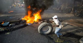 Copertina di Haiti, proteste contro il governo per tangenti e povertà. Morto un cronista, il terzo in due anni