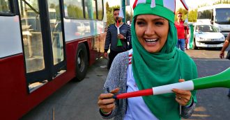 Copertina di Iran, dopo 40 anni le donne tornano negli stadi: la gioia delle 3500 tifose prima della partita