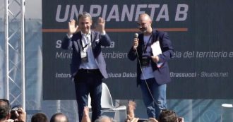 Copertina di Italia a 5 Stelle, tutti gli interventi dal palco di Napoli. Segui la diretta streaming