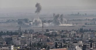 Siria, curdi agli Usa: “Ci avete abbandonati. Aiutateci”. Pentagono dopo l’attacco della Turchia: “Sapeva che c’erano nostri soldati”