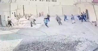 Copertina di Siria, bombe turche sul carcere di Qamishlo. Le immagini mostrano la fuga di 5 miliziani Isis