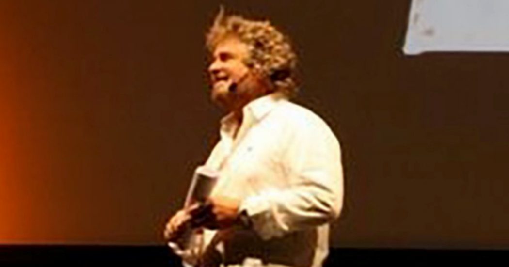 Dieci anni dopo, ora tocca a Grillo ricompattare il M5S Dieci anni dopo, ora tocca a Grillo ricompattare il M5S