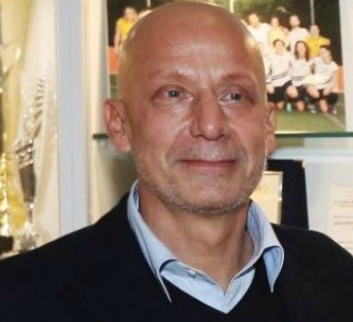 Gianluca Vialli, l’ex calciatore in cura per un tumore è nel team della Nazionale: “Sono qui anche se è dura”. Fan preoccupati
