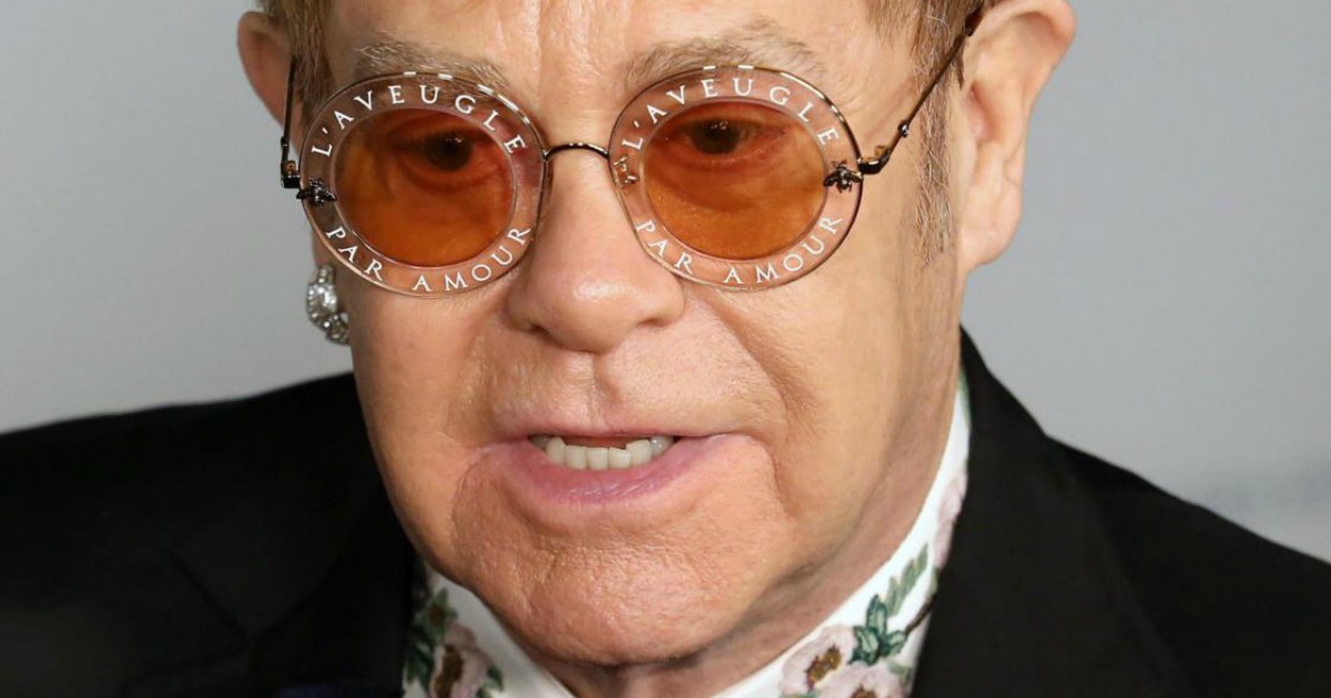 Il Codacons denuncia anche Elton John: “Era a Capri senza la mascherina”