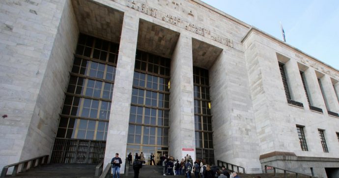 Tangenti Lombardia, il ras di Forza Italia Caianiello spinge l’inchiesta verso la Lega di Salvini