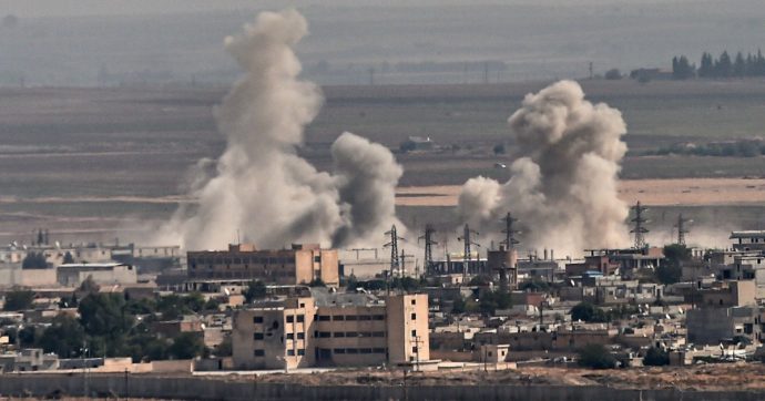 Centomila in fuga dai bombardamenti. Ong: “Sei civili trucidati a sangue freddo”