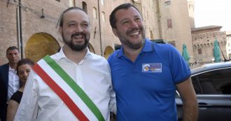 Copertina di Ferrara, il sindaco Fabbri raccolse 50mila euro per l’ospedale in allerta Covid ma i soldi non sono mai arrivati. Lui: “Non sapevo”